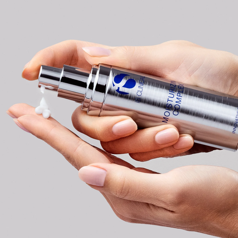 iS Clinical Moisturizing Complex
